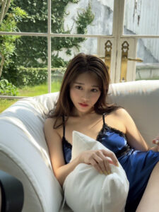 Saika Kawakita (17)