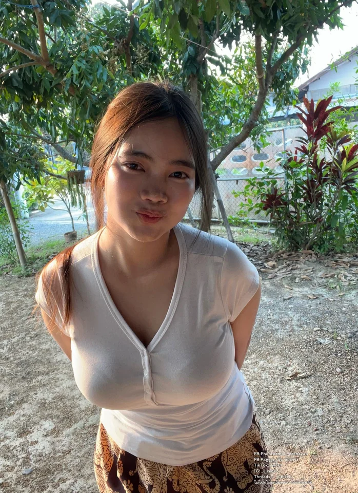ครูจิ๊บ นางแบบสาว